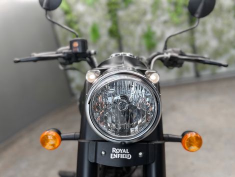 Royal Enfield Classic 350 Dark