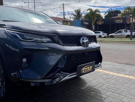 Toyota Hilux SW4 SRX Plat. 4x4 2.8 TB Die. Aut.