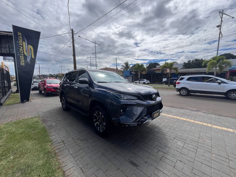 Toyota Hilux SW4 SRX Plat. 4x4 2.8 TB Die. Aut.