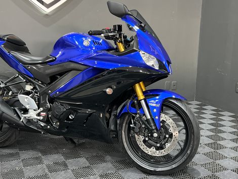 YAMAHA YZF R-3 321/ABS