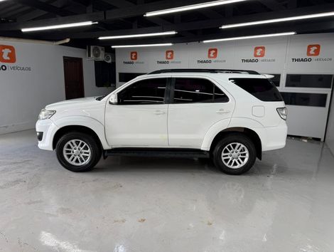 Toyota Hilux SW4 SR 4x2 2.7/ 2.7 Flex 16V Aut.