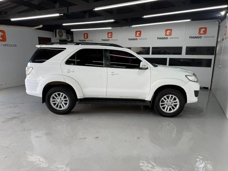 Toyota Hilux SW4 SR 4x2 2.7/ 2.7 Flex 16V Aut.