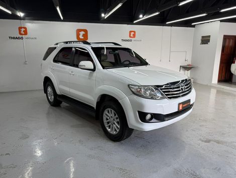 Toyota Hilux SW4 SR 4x2 2.7/ 2.7 Flex 16V Aut.