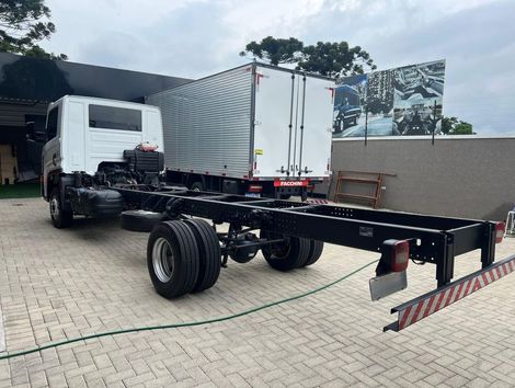 VOLKSWAGEN 11-180 Delivery 4x2 2p (diesel)(E6)