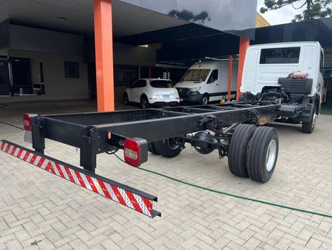 VOLKSWAGEN 11-180 Delivery 4x2 2p (diesel)(E6)