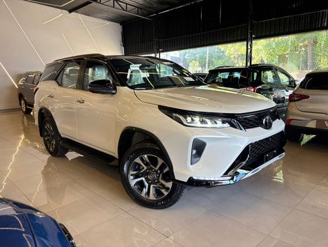 Toyota Hilux SW4 Diamond 2.8 TB 4x4 Die. Aut.