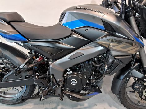 BAJAJ DOMINAR 200