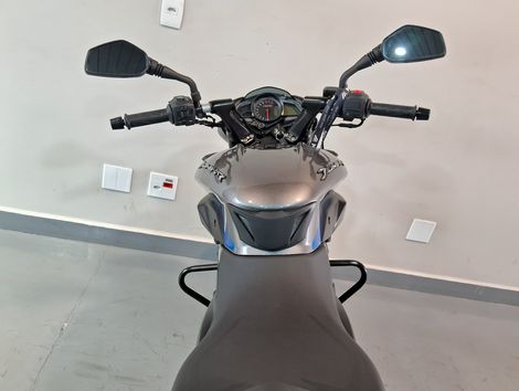 BAJAJ DOMINAR 200