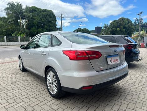 Ford Focus 2.0 16V/SE/SE Plus Flex 5p Aut.