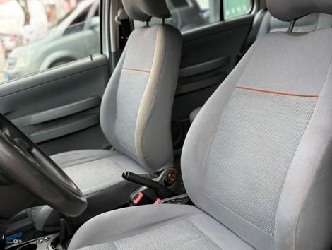VolksWagen Fox Plus 1.6Mi/ 1.6Mi Total Flex 8V 4p