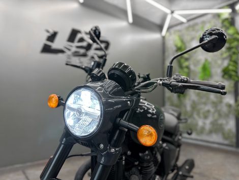 Royal Enfield Shotgun 650 Mid