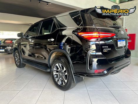 Toyota Hilux SW4 Diamond 2.8 TB 4x4 Die. Aut.