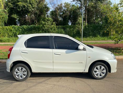 Toyota ETIOS XS 1.5 Flex 16V 5p Aut.