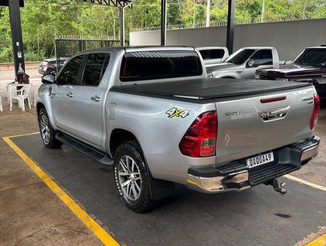 Toyota Hilux CD SRV 4x4 2.7 Flex 16V Aut.