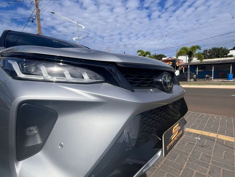 Toyota Hilux SW4 Diamond 2.8 TB 4x4 Die. Aut.