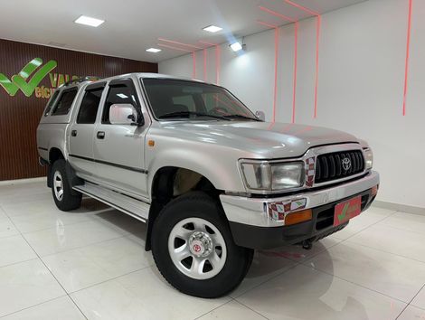 Toyota Hilux CD SRV 4x2 3.0 8V 90cv Diesel