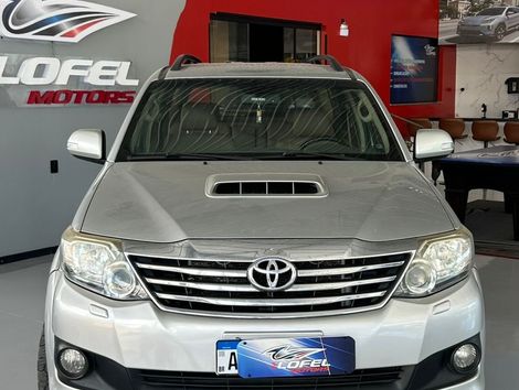 Toyota Hilux SW4 SR D4-D 4x4 3.0 TDI Dies. Aut