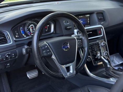 Volvo V60 T-6 R-DESIGN 3.0 AWD 4p