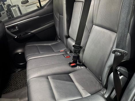 Toyota Hilux SW4 SRX Plat. 4x4 2.8 TB Die. Aut.