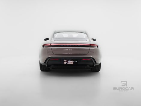 Porsche Taycan 4S (Elétrico)