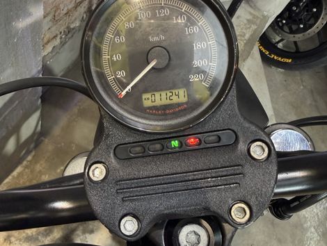 Harley XL 883N IRON