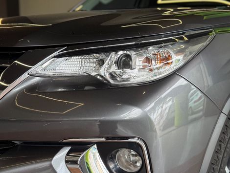 Toyota Hilux SW4 SRV 4x2 2.7 Flex 16V Aut.