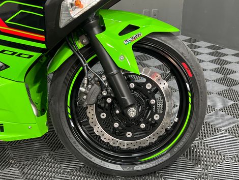 KAWASAKI NINJA 400