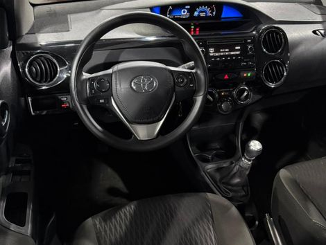 Toyota ETIOS XS Sedan1.5 Flex 16V 4p Mec.