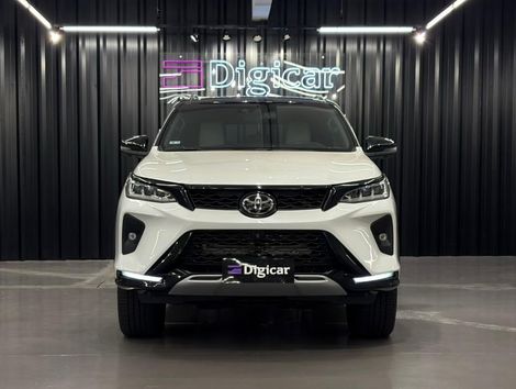 Toyota Hilux SW4 Diamond 2.8 TB 4x4 Die. Aut.