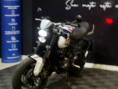 TRIUMPH TRIDENT 660 TRIPLE TRIBUTE