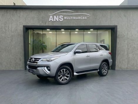 Toyota Hilux CD SRX 4x4 2.8 TDI 16V Diesel Aut.