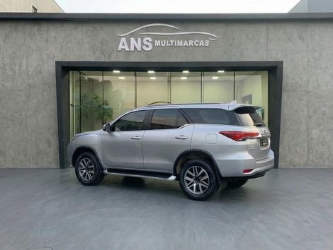 Toyota Hilux CD SRX 4x4 2.8 TDI 16V Diesel Aut.