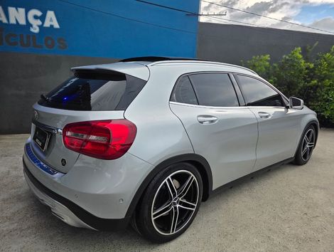 Mercedes GLA 250 Vision 2.0 TB 16V 211cv Aut.