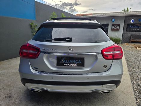 Mercedes GLA 250 Vision 2.0 TB 16V 211cv Aut.