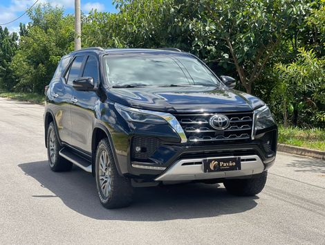 Toyota Hilux SW4 SRX 4x4 2.8 TDI 16V Dies. Aut.