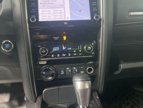 Toyota Hilux SW4 SRX 4x4 2.8 TDI 16V Dies. Aut.