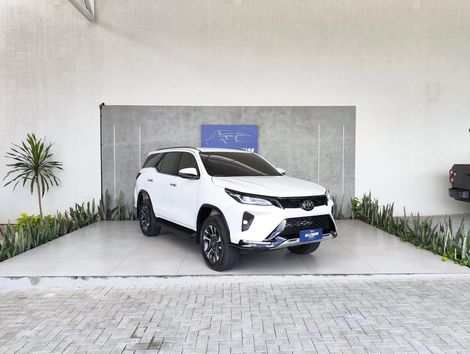 Toyota Hilux SW4 SRX Plat. 4x4 2.8 TB Die. Aut.