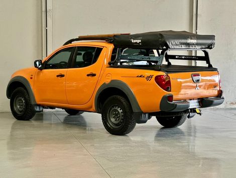 Mitsubishi L200 Triton Savana 3.2 CD TBI Dies. Mec.