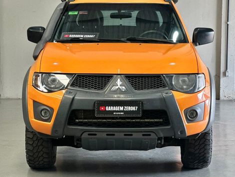 Mitsubishi L200 Triton Savana 3.2 CD TBI Dies. Mec.