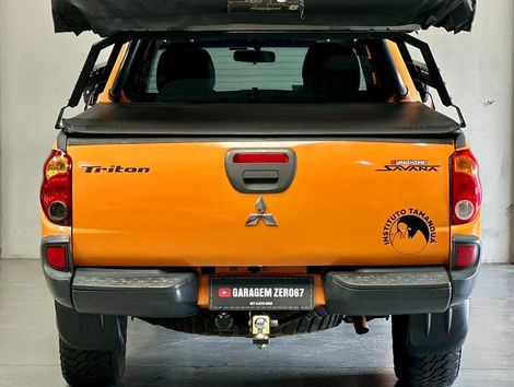 Mitsubishi L200 Triton Savana 3.2 CD TBI Dies. Mec.