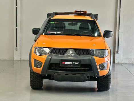 Mitsubishi L200 Triton Savana 3.2 CD TBI Dies. Mec.