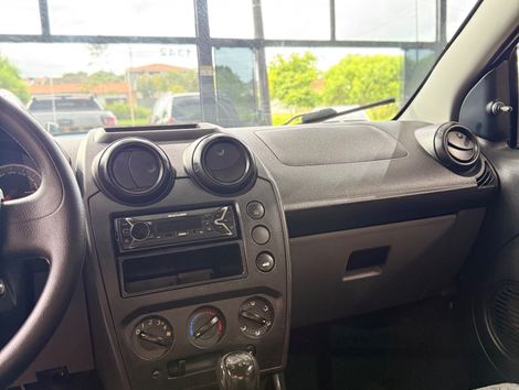 Ford Fiesta Sedan 1.0 8V Flex 4p