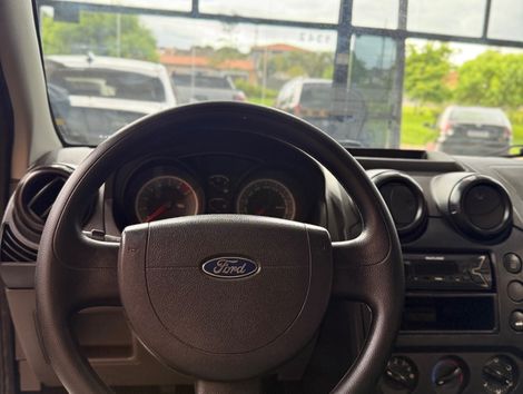 Ford Fiesta Sedan 1.0 8V Flex 4p