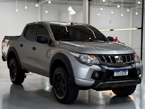 Mitsubishi L200 Tri. Outdo. GLS 2.4 CD 4x4 Die. Aut