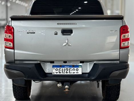 Mitsubishi L200 Tri. Outdo. GLS 2.4 CD 4x4 Die. Aut