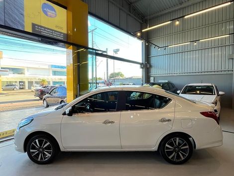 Nissan VERSA SL 1.6 16V FlexStart 4p Mec.