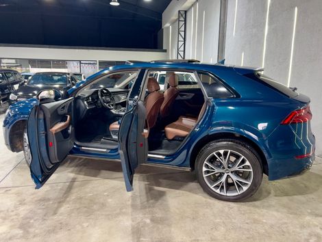 Audi Q8 Perf.Black 3.0 TFSI Quat. S-tr/(Híb.)