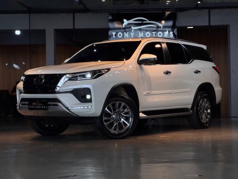 Toyota Hilux SW4 SRX 4x4 2.8 TDI 16V Dies. Aut.