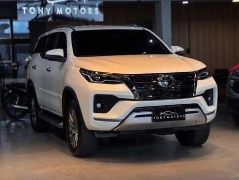 Toyota Hilux SW4 SRX 4x4 2.8 TDI 16V Dies. Aut.