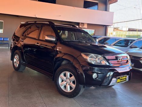 Toyota Hilux SW4 SRV D4-D 4x4 3.0 TDI Dies. Aut